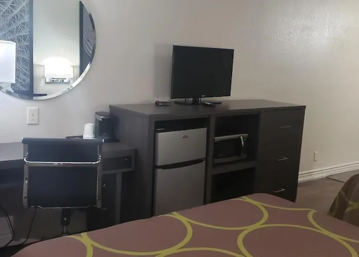 Super 8 By Wyndham Goodyear/phoenix Area