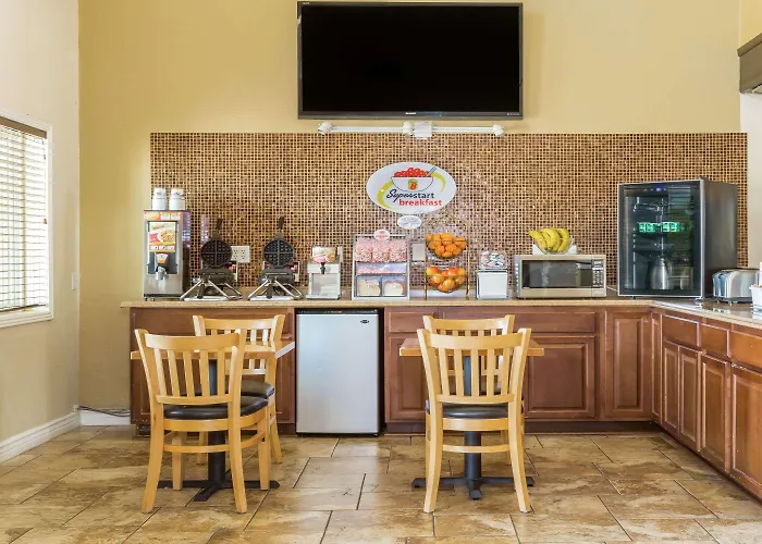Super 8 By Wyndham Goodyear/phoenix Area
