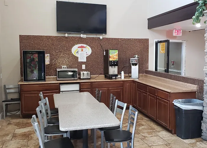Hotel Super 8 By Wyndham Goodyear/phoenix Area