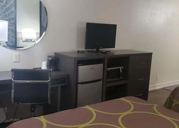 Super 8 By Wyndham Goodyear/phoenix Area 2*